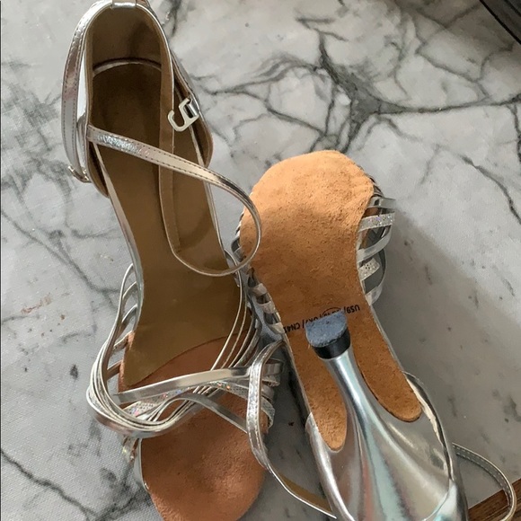 Dancing shoes - Picture 2 of 2